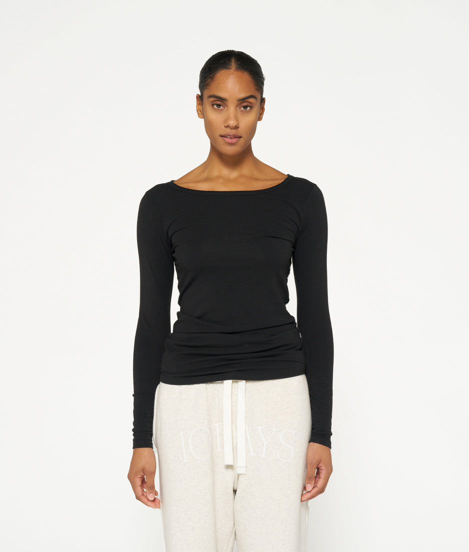 THE BOAT NECK TEE | black