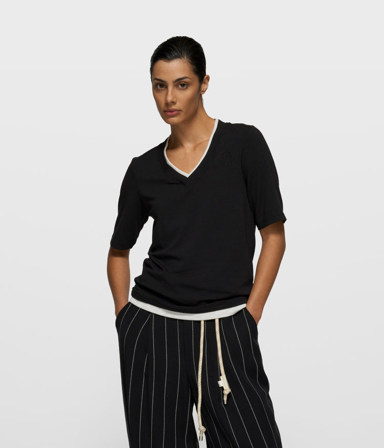double layer v-neck tee | black