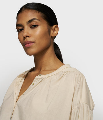 flowy blouse | light earth