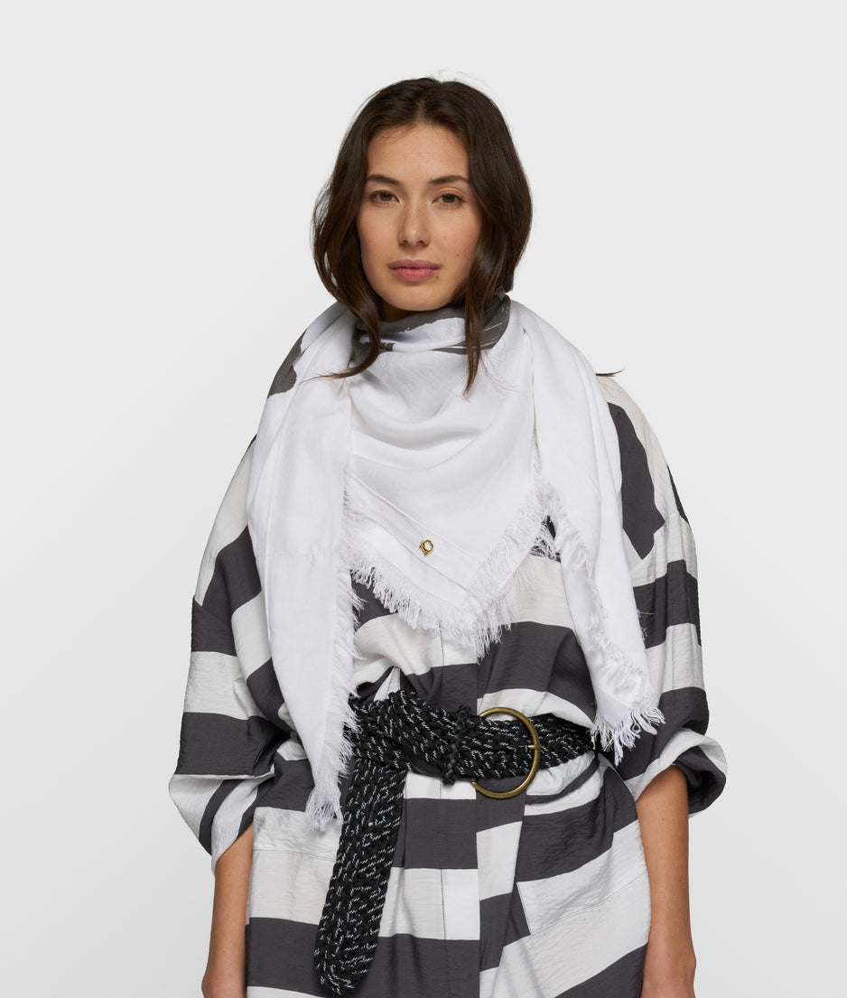 scarf love on top | white