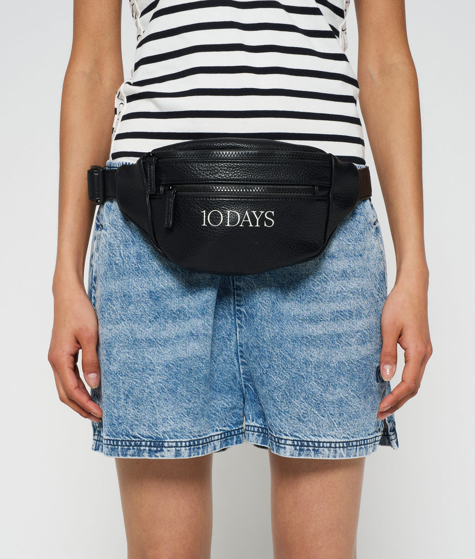 fanny pack | black