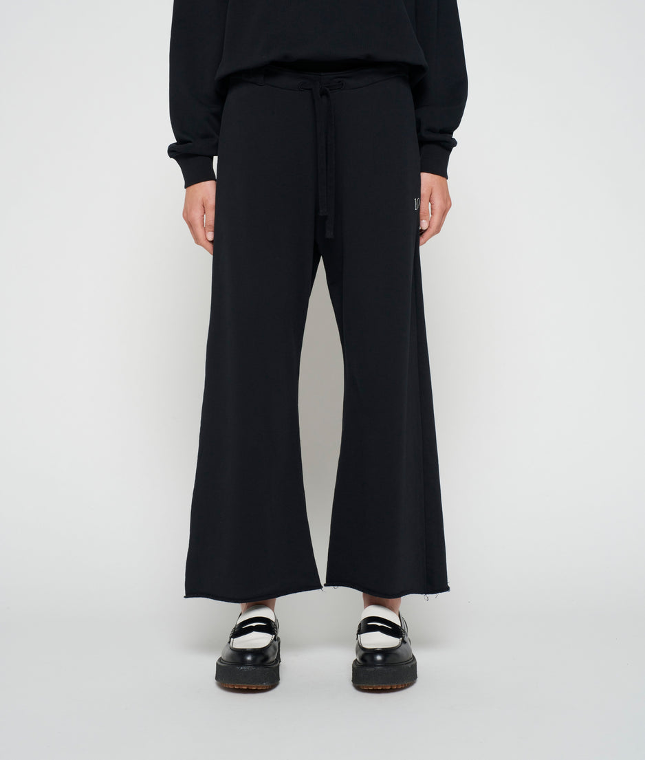 flared jogger | black