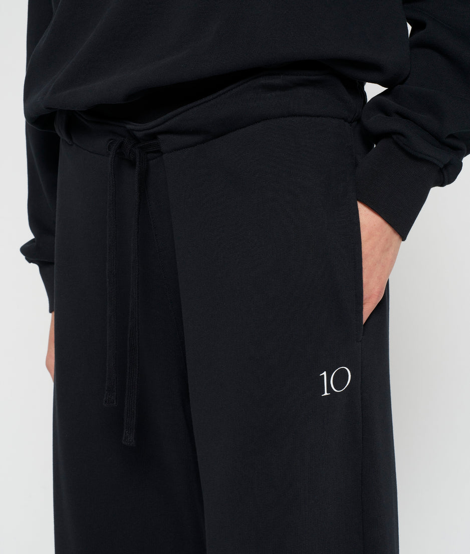 flared jogger | black