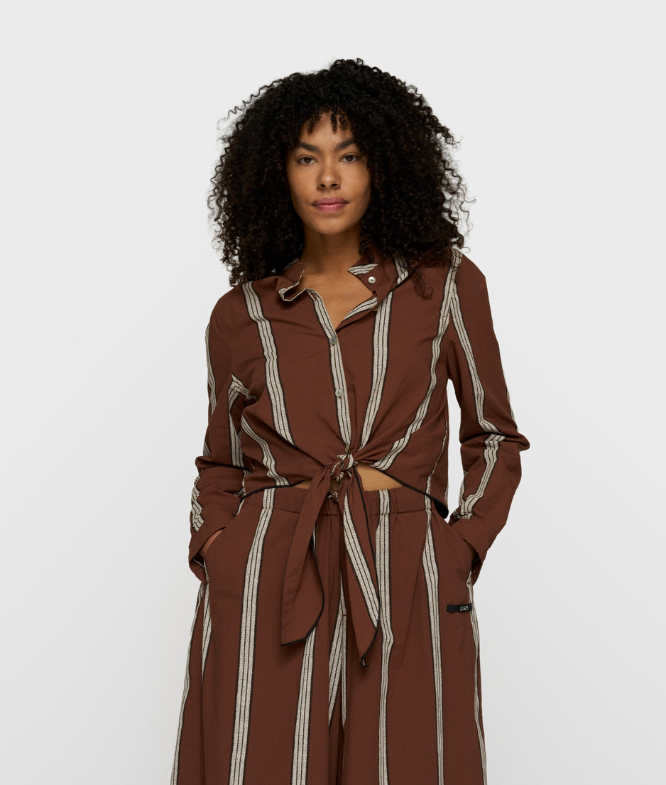 cropped knot blouse | deep brown