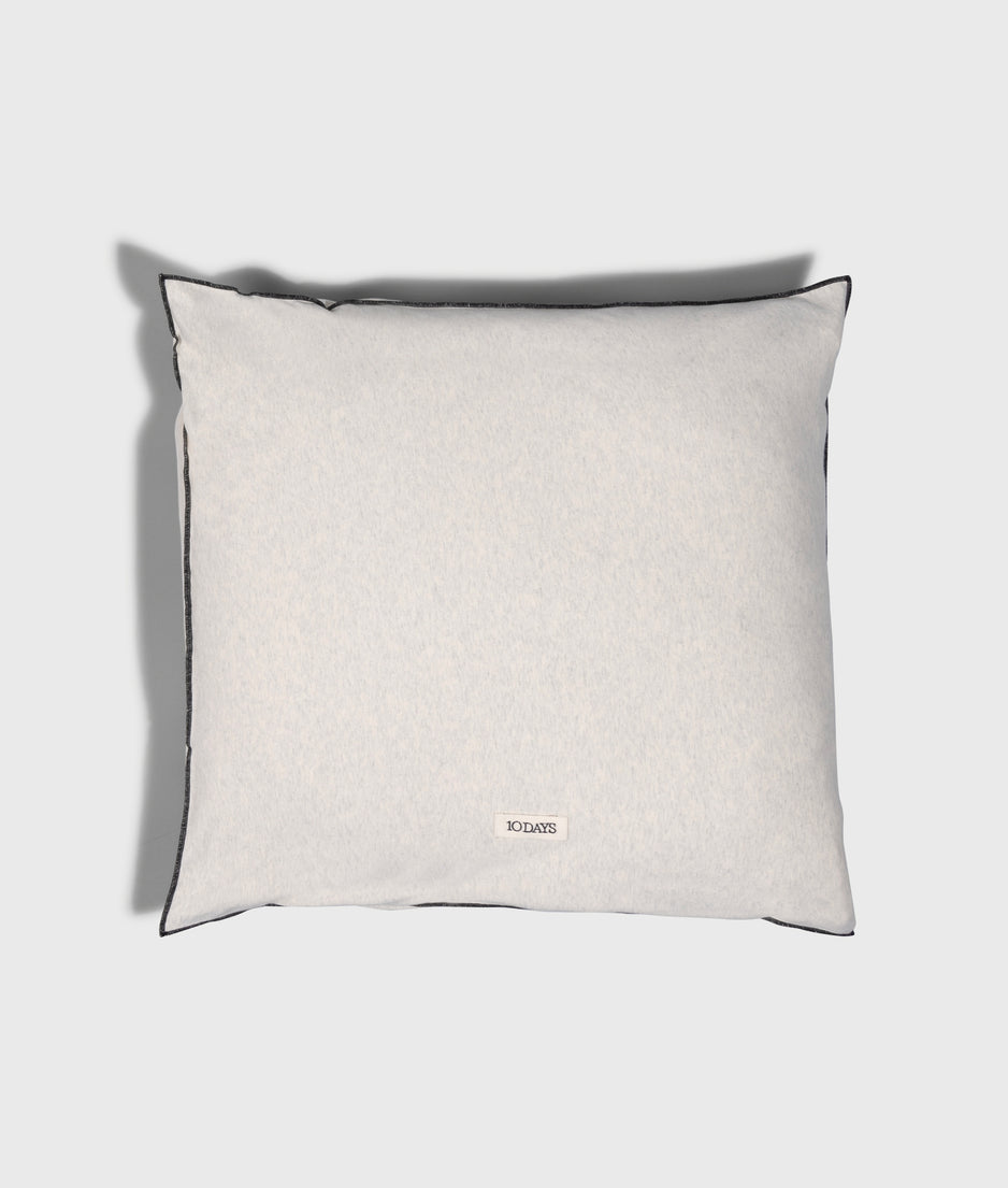 pillow contrast 60x60 | soft white melee