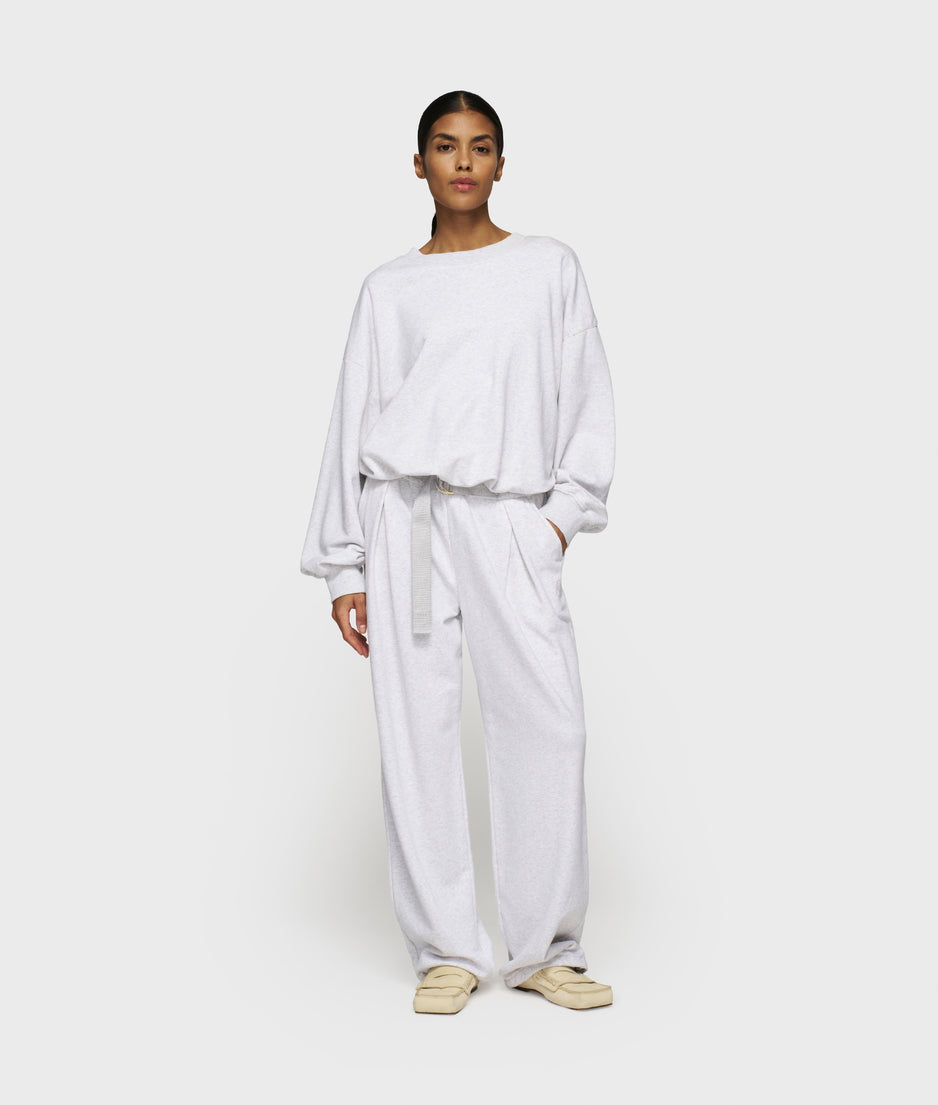 pleated sweater back stamp | white grey melee