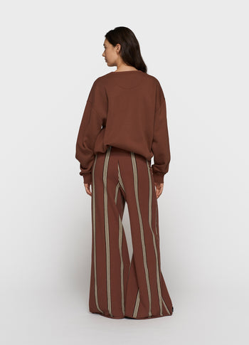 statement sweater logo | deep brown