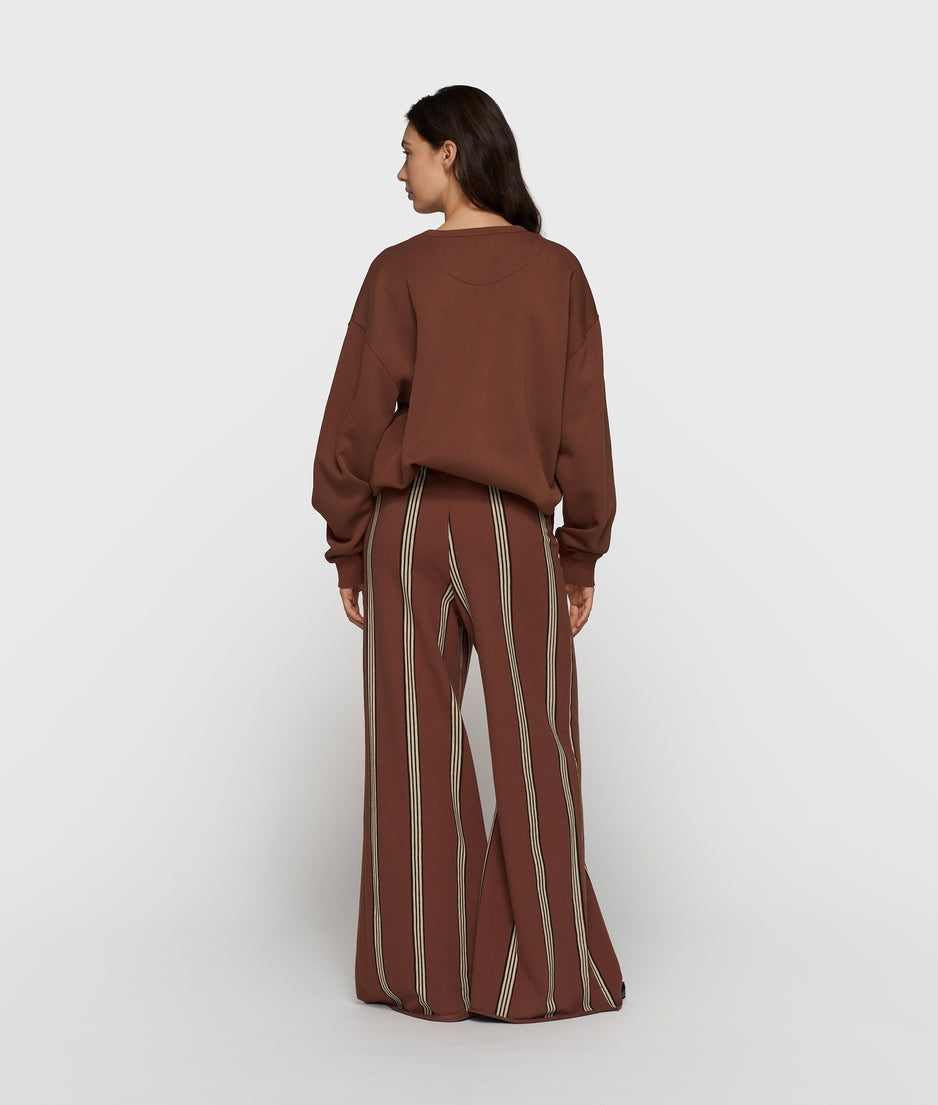 statement sweater logo | deep brown