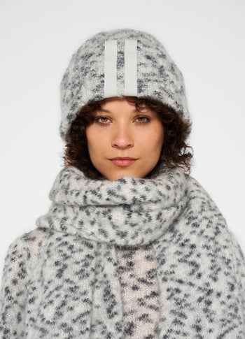 knitted scarf leopard | warm white