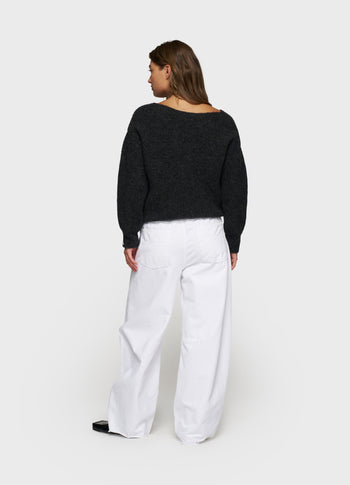 soft v-neck sweater knit | antra melee