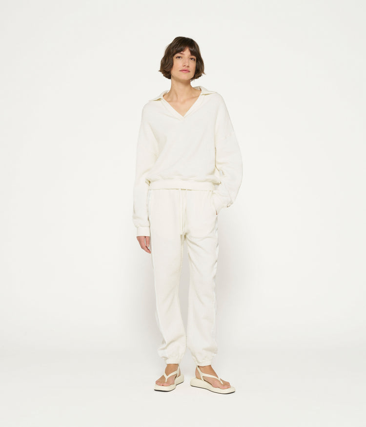 texture fleece jogger | ecru