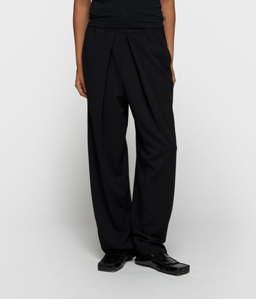 pleated pants | black