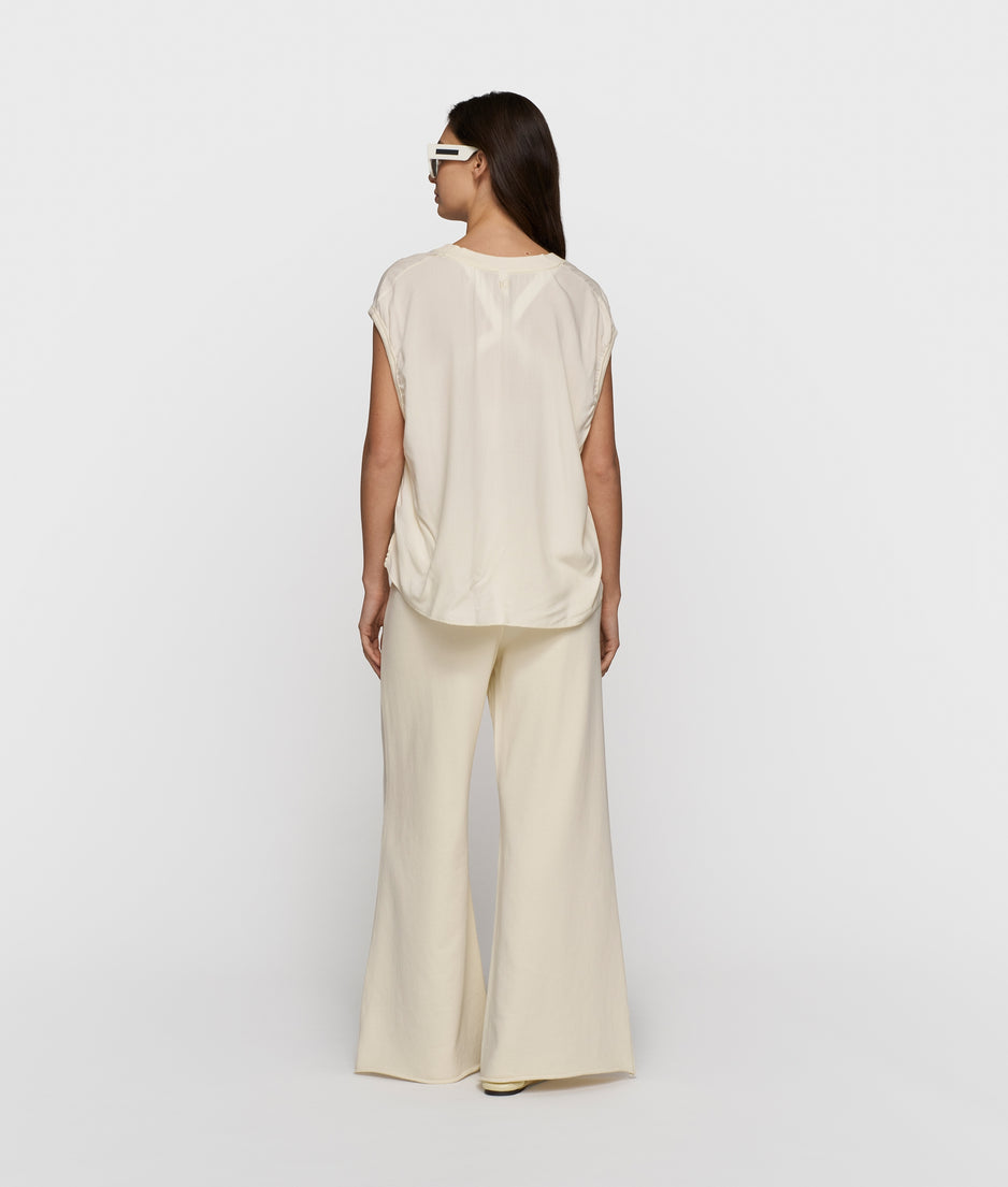 v-neck top viscose | soft vanilla