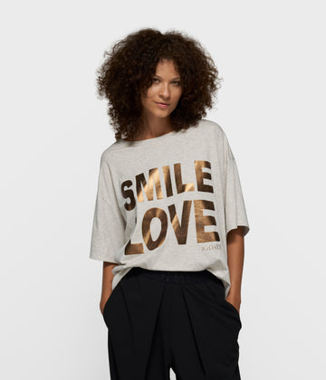 tee smile love | soft white melee