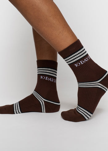 socks stripes | deep brown