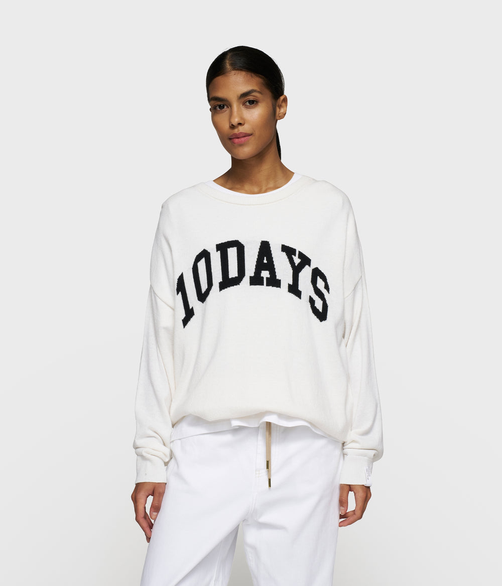 statement sweater knit | white