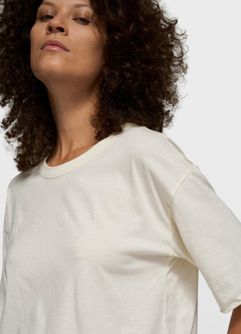 short sleeve tee logo | pearl