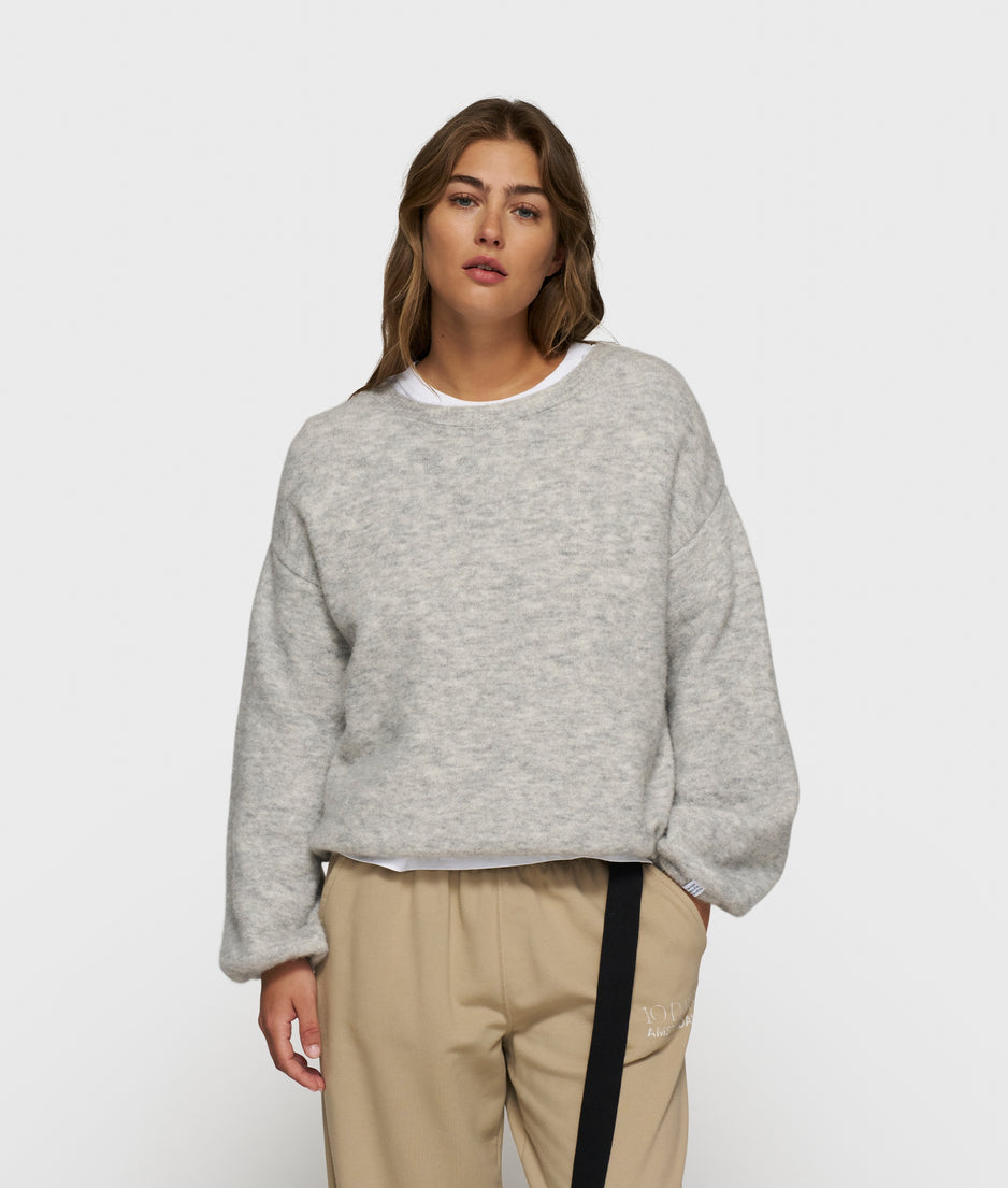 soft round neck sweater knit | light grey melee