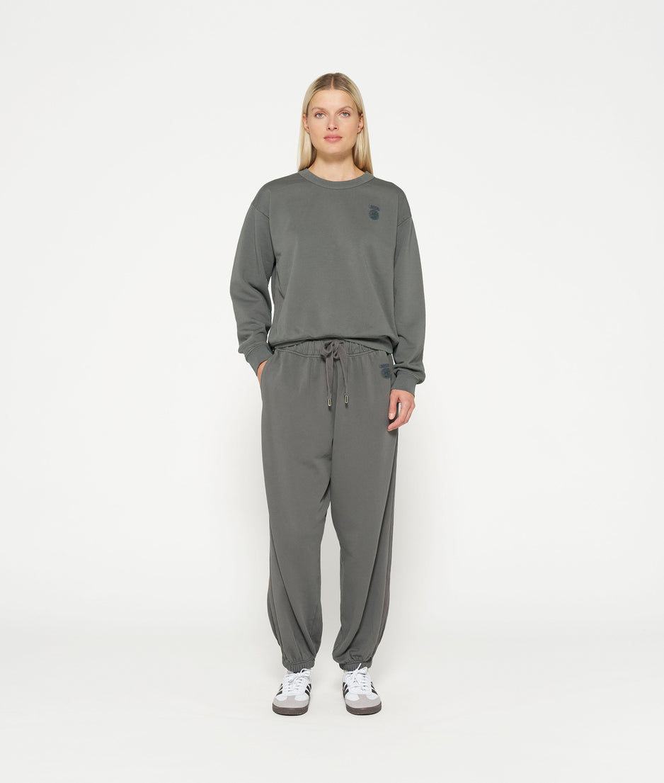 sweater tape | oil grey