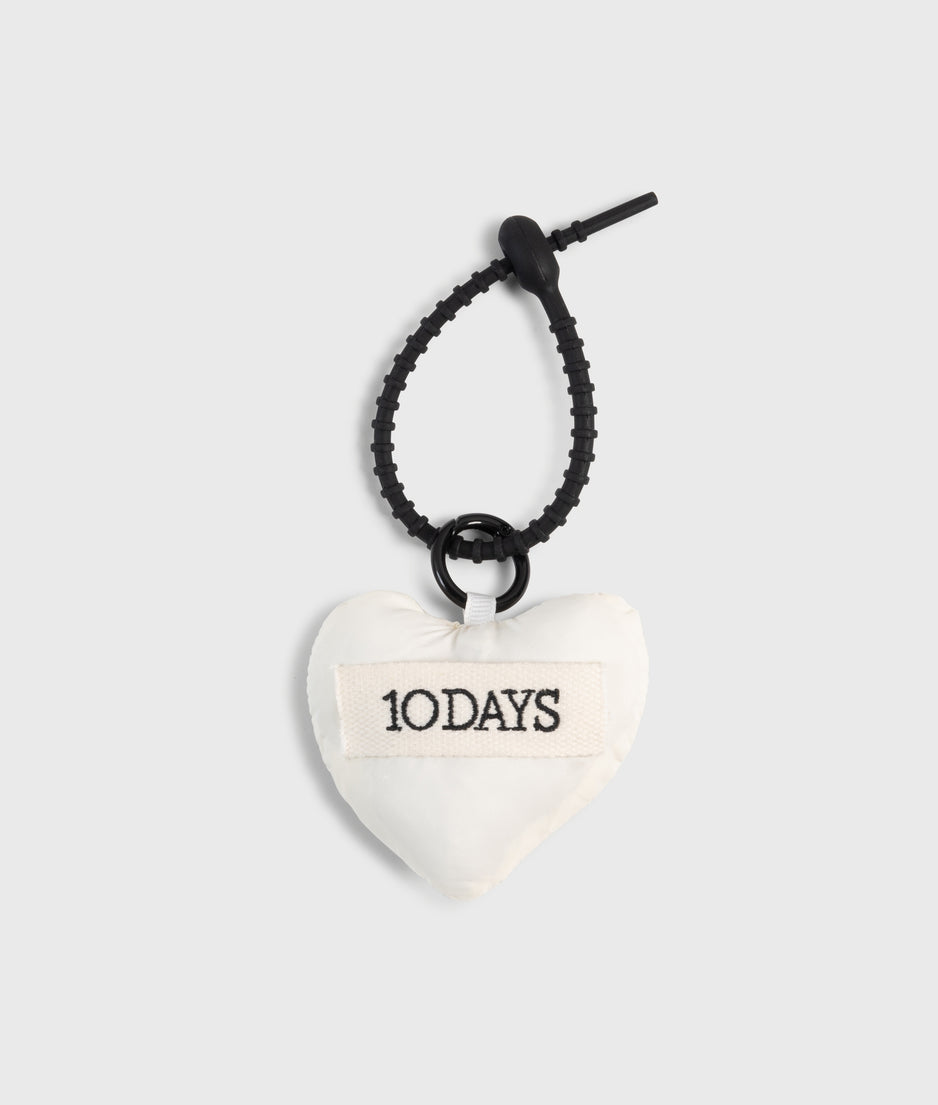 heart keychain | ecru