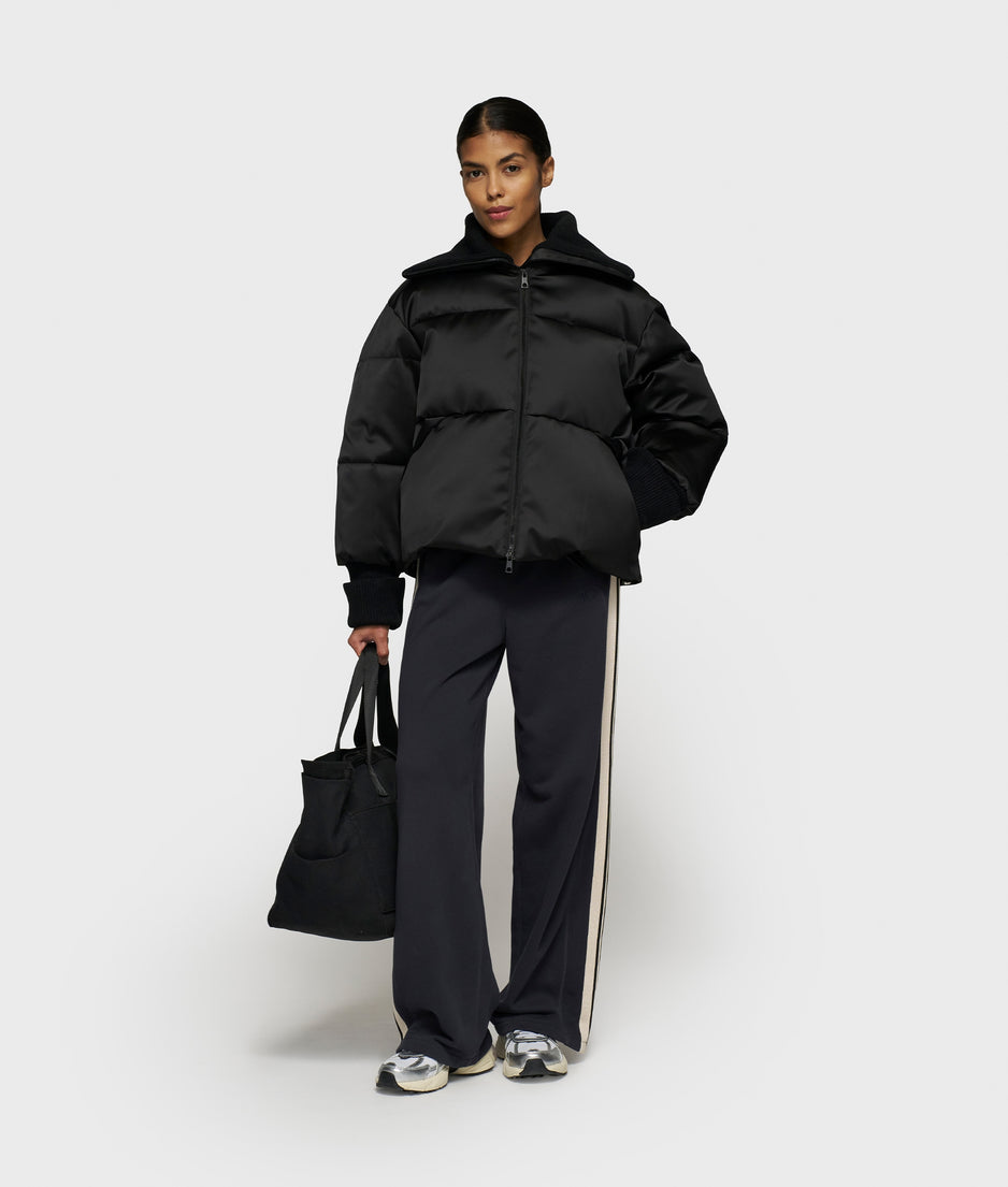the smoking puffer jacket | black