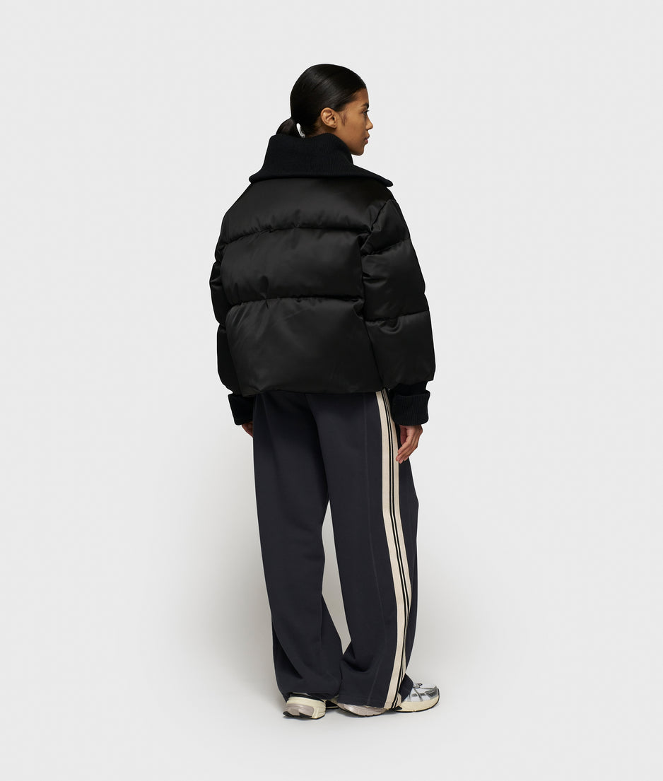 the smoking puffer jacket | black
