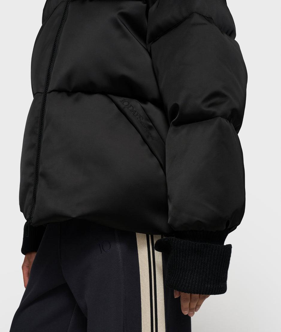 the smoking puffer jacket | black