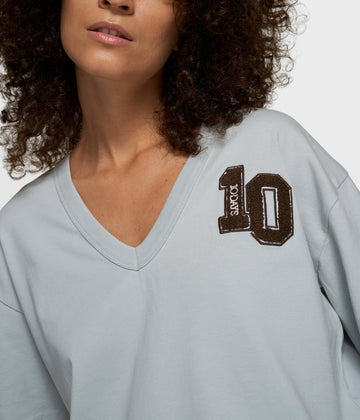 thick cotton v-neck tee | clean blue