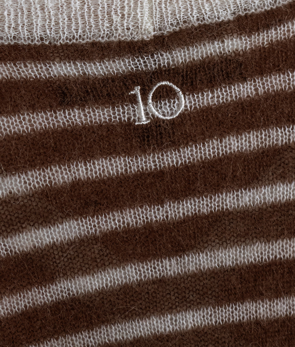 thin v-neck knit sweater | ecru/dark truffle