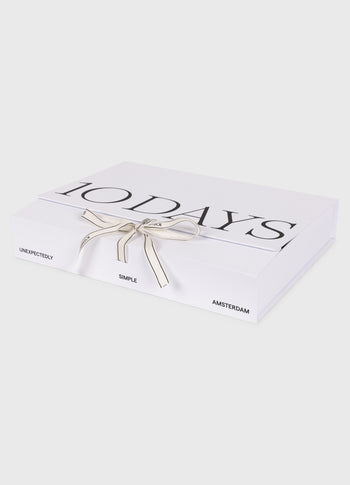 Gift Box S 36x26x6CM | white