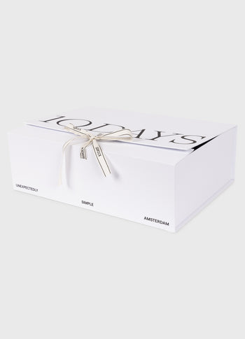 Gift Box M 36x26x12CM | white