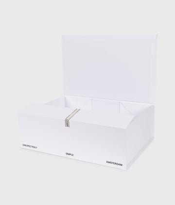 Gift Box M 36x26x12CM | white