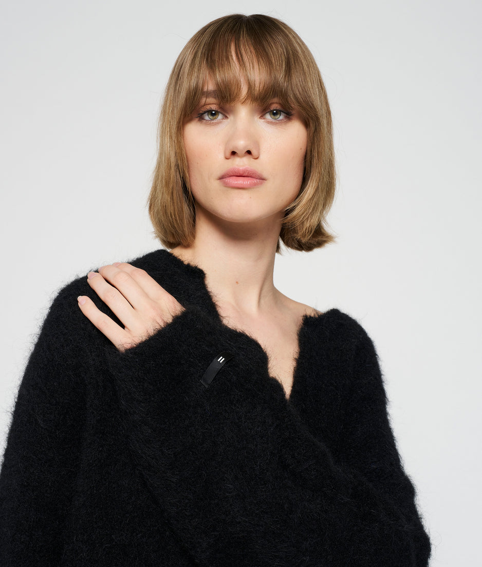 soft oversized sweater | black